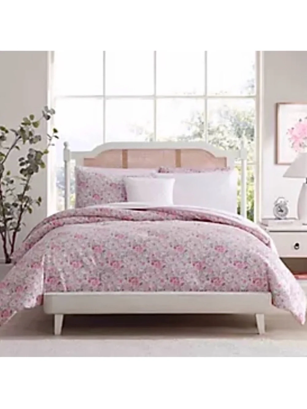🆕-Laura Ashley Charming 7pc Queen Comforter Set in Pink Floral. Beautiful